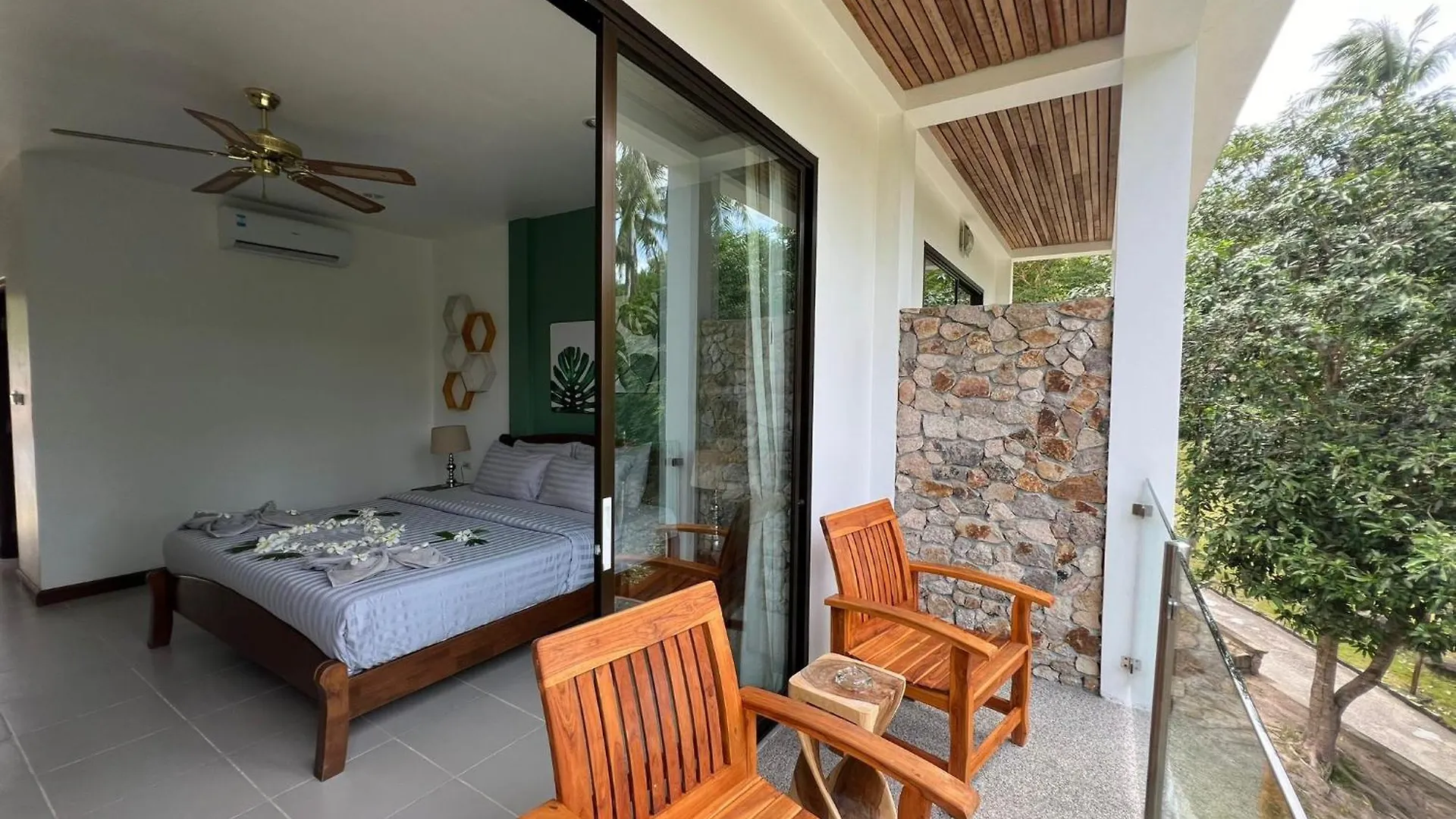 Woodlawn Villas Resort Koh Tao Thailand